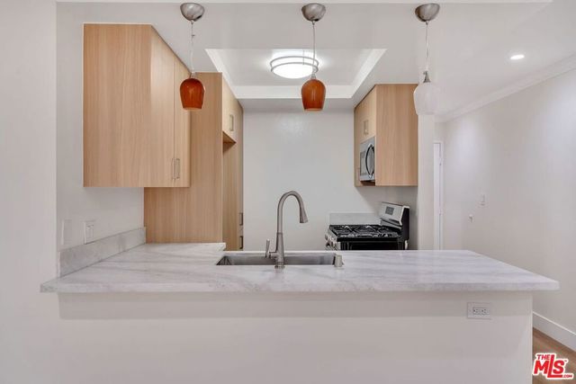 1520 N Vista Street 203, Los Angeles, CA 90046