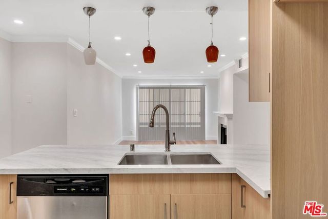 1520 N Vista Street 203, Los Angeles, CA 90046