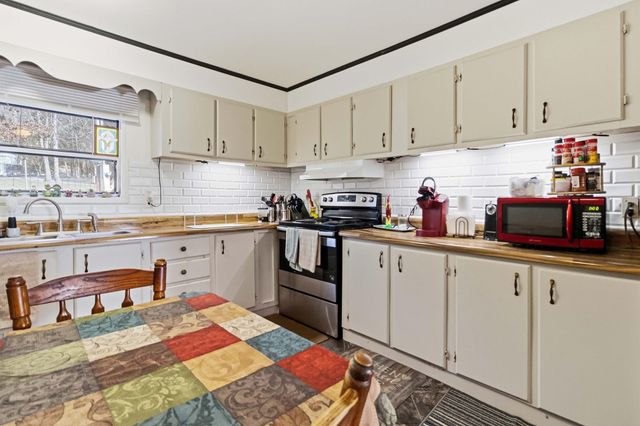 1072 Dry Branch Road, Irvine, KY 40336