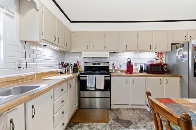 1072 Dry Branch Road, Irvine, KY 40336