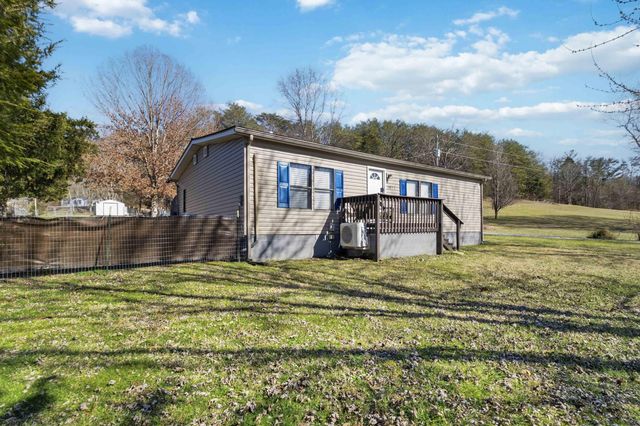 1072 Dry Branch Road, Irvine, KY 40336