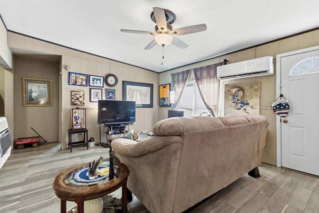 1072 Dry Branch Road, Irvine, KY 40336