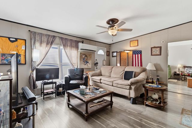 1072 Dry Branch Road, Irvine, KY 40336