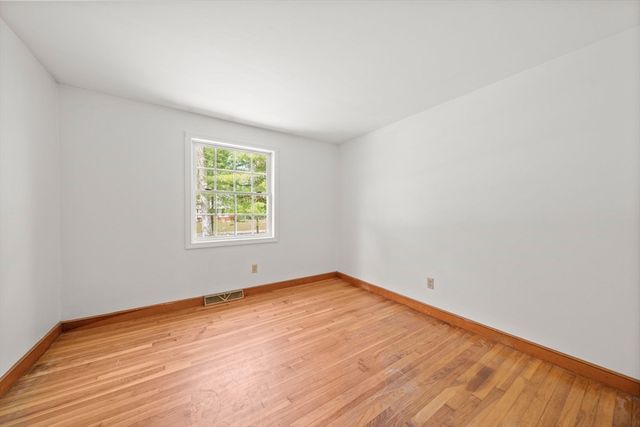 988 E Washington St, Hanson, MA 02341