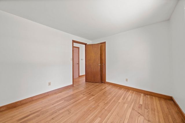 988 E Washington St, Hanson, MA 02341