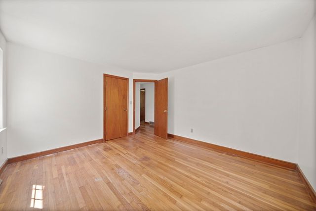 988 E Washington St, Hanson, MA 02341