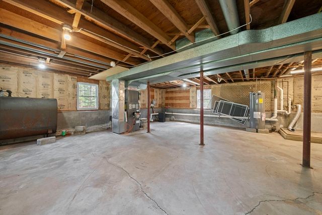 988 E Washington St, Hanson, MA 02341