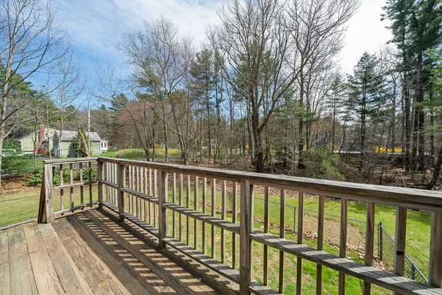 988 E Washington St, Hanson, MA 02341