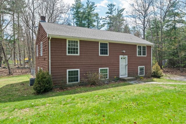 988 E Washington St, Hanson, MA 02341