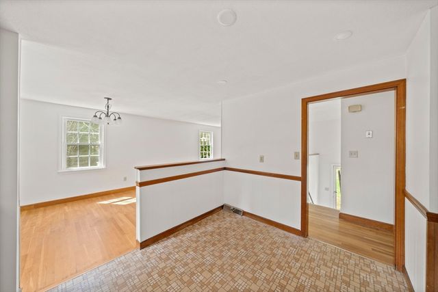 988 E Washington St, Hanson, MA 02341