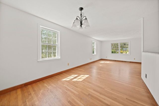 988 E Washington St, Hanson, MA 02341