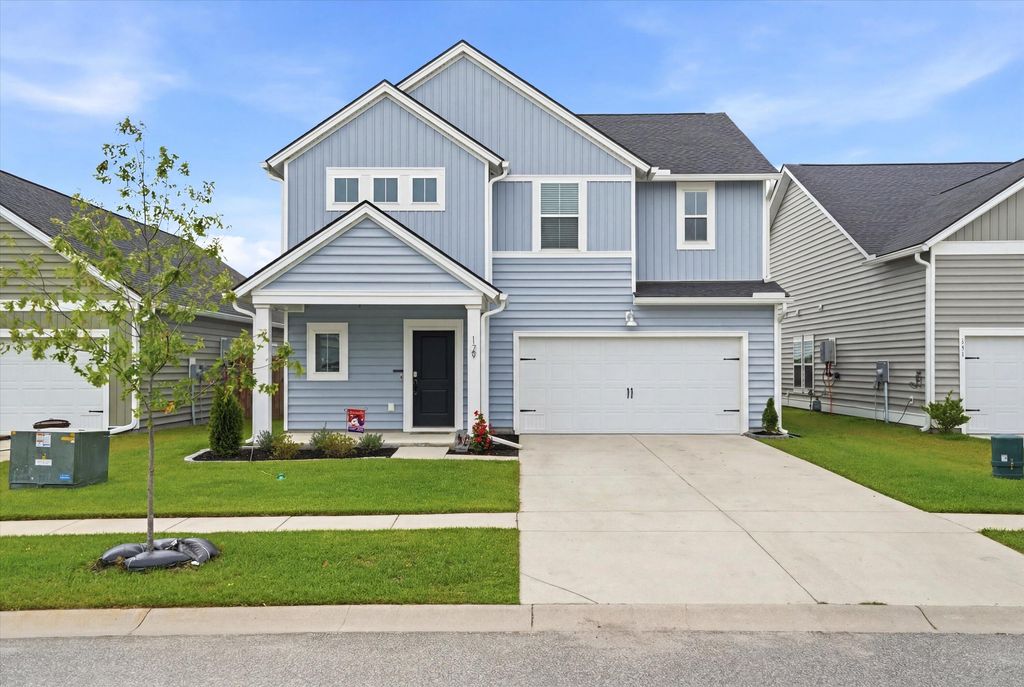 Image 1 of property listing at 129 Spotted Way, Summerville, SC 29485
