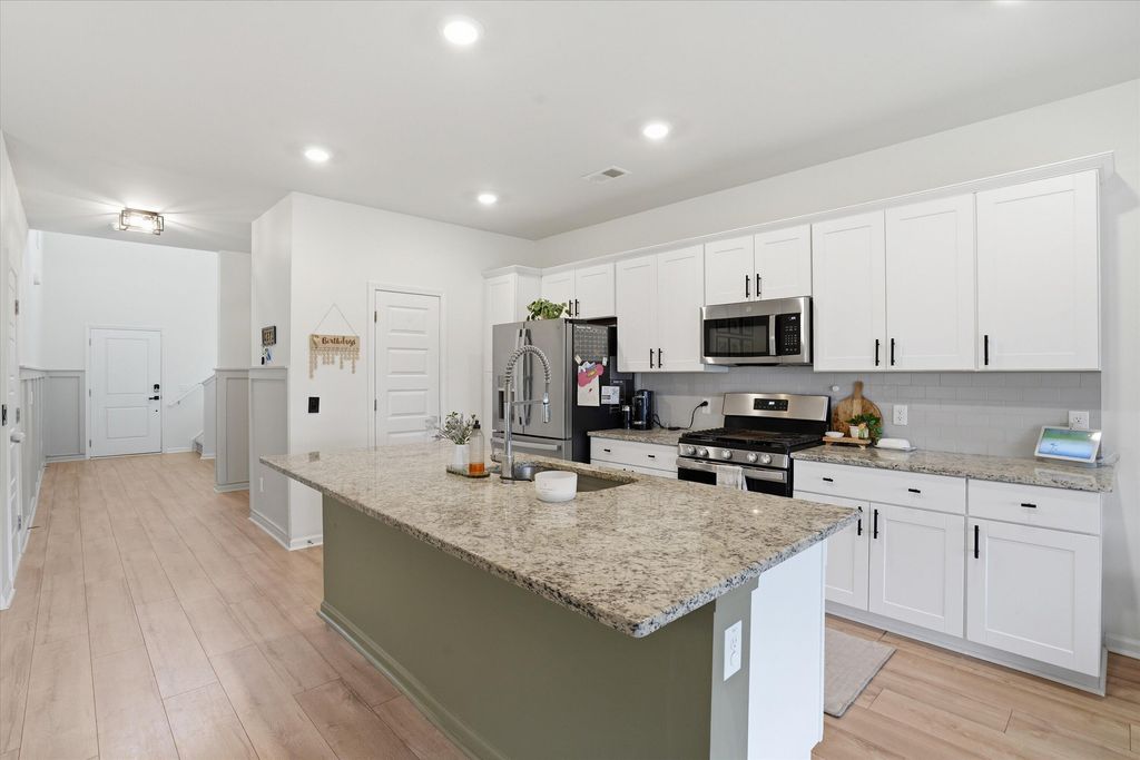 Image 11 of property listing at 129 Spotted Way, Summerville, SC 29485
