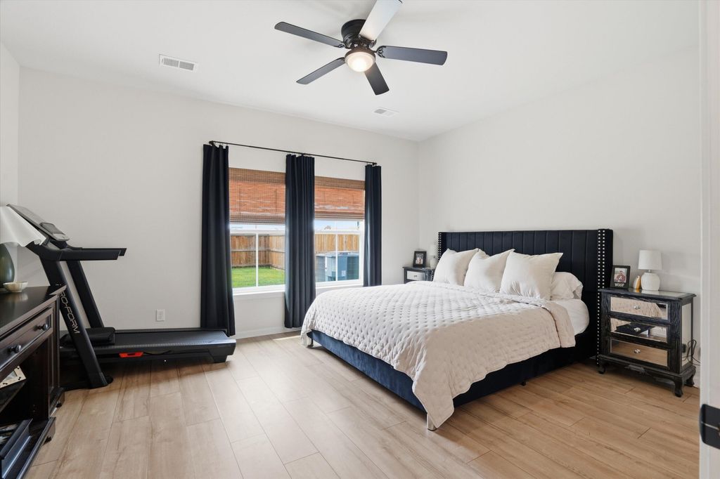 Image 4 of property listing at 129 Spotted Way, Summerville, SC 29485