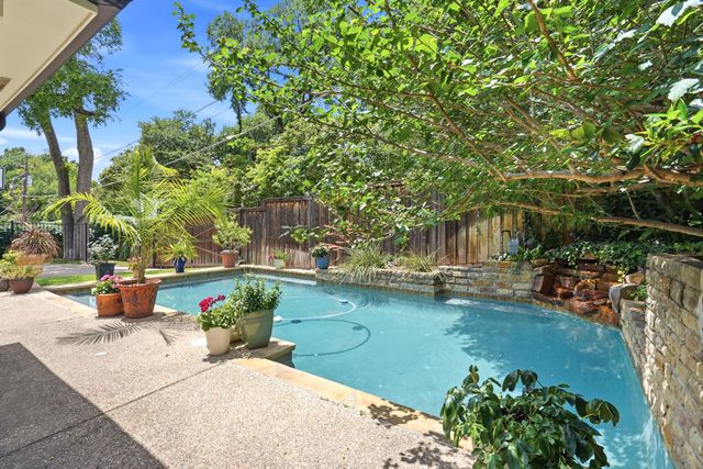 9223 Club Glen Drive, Dallas, TX 75243