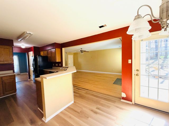 18 Westglen Cove, Little Rock, AR 72211