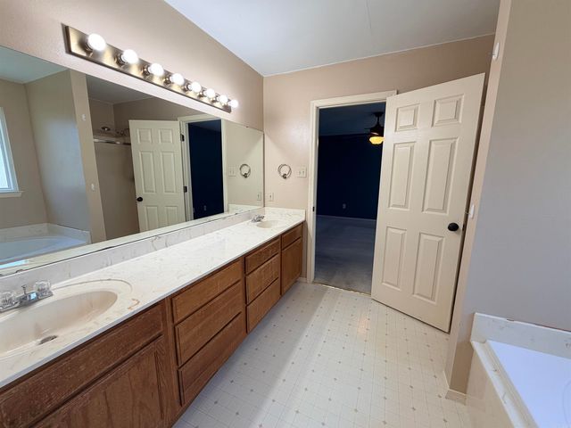 18 Westglen Cove, Little Rock, AR 72211