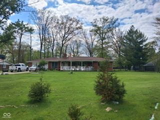 27 N Scatterfield Road, Anderson, IN 46012