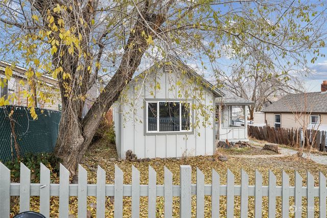 38 viewdale Street, Wenatchee, WA 98801