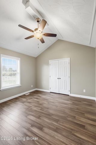 442 Mary David Dr, Shepherdsville, KY 40165