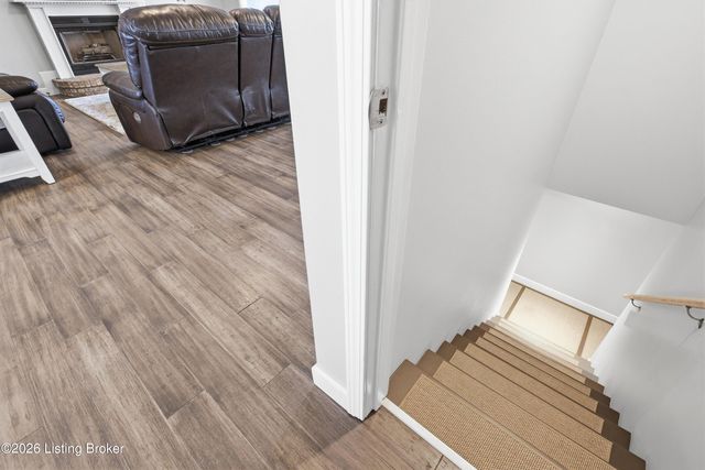 442 Mary David Dr, Shepherdsville, KY 40165