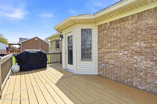 442 Mary David Dr, Shepherdsville, KY 40165