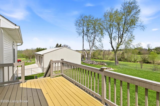 442 Mary David Dr, Shepherdsville, KY 40165