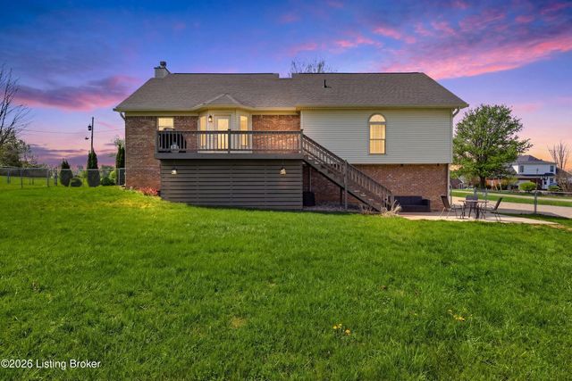 442 Mary David Dr, Shepherdsville, KY 40165