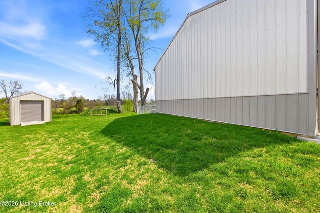 442 Mary David Dr, Shepherdsville, KY 40165