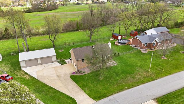 442 Mary David Dr, Shepherdsville, KY 40165