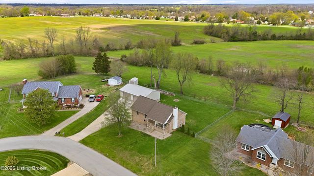 442 Mary David Dr, Shepherdsville, KY 40165