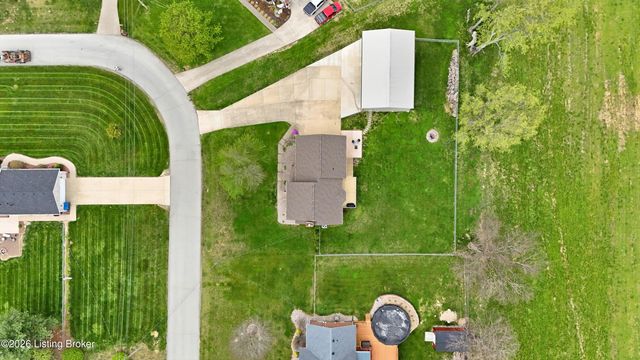 442 Mary David Dr, Shepherdsville, KY 40165