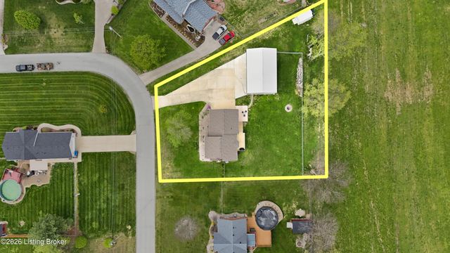 442 Mary David Dr, Shepherdsville, KY 40165