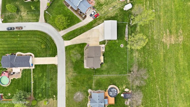 442 Mary David Dr, Shepherdsville, KY 40165