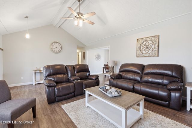 442 Mary David Dr, Shepherdsville, KY 40165