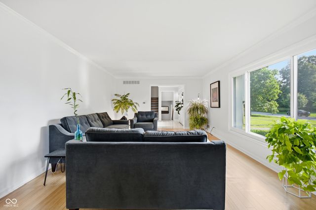 6706 Cricklewood Road, Indianapolis, IN 46220