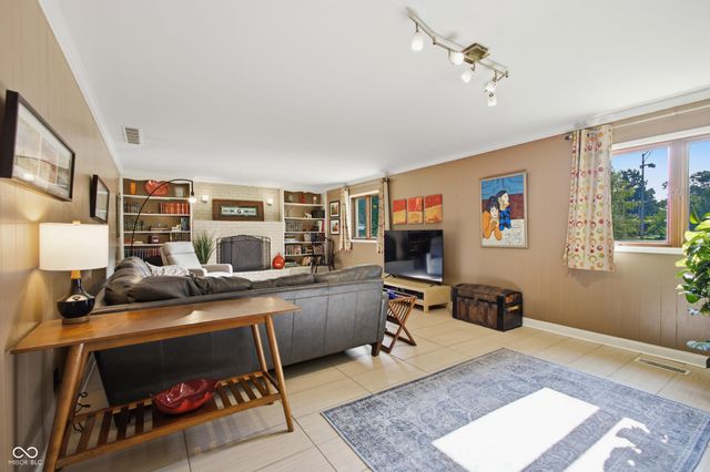 6706 Cricklewood Road, Indianapolis, IN 46220