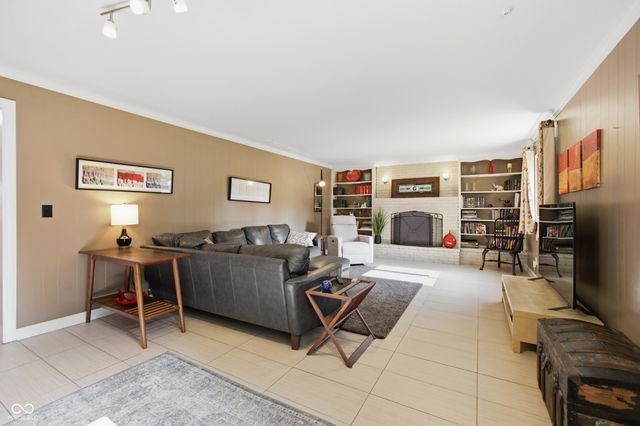 6706 Cricklewood Road, Indianapolis, IN 46220