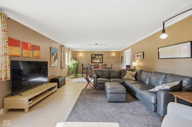 6706 Cricklewood Road, Indianapolis, IN 46220