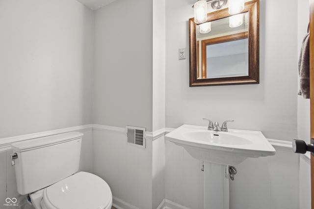 6706 Cricklewood Road, Indianapolis, IN 46220