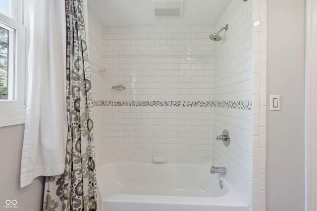 6706 Cricklewood Road, Indianapolis, IN 46220
