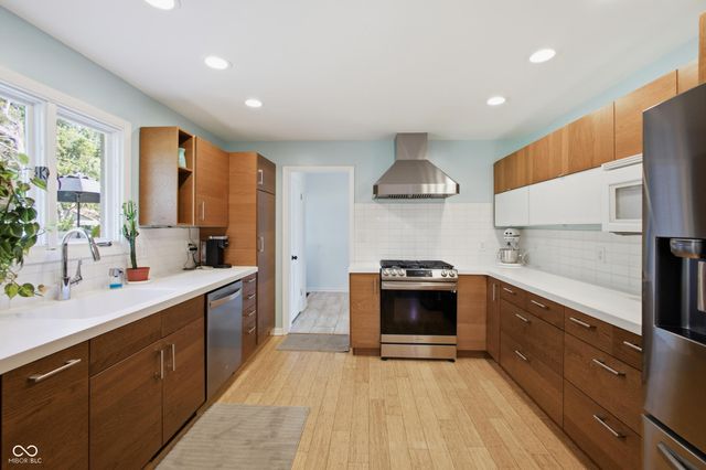 6706 Cricklewood Road, Indianapolis, IN 46220