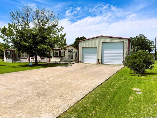 460 Faurie Road, Lakehills, TX 78063