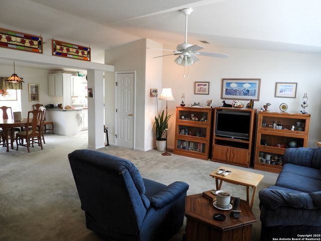 460 Faurie Road, Lakehills, TX 78063