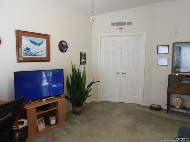 460 Faurie Road, Lakehills, TX 78063