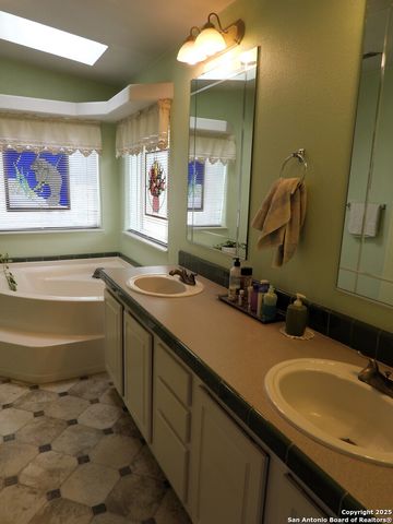 460 Faurie Road, Lakehills, TX 78063