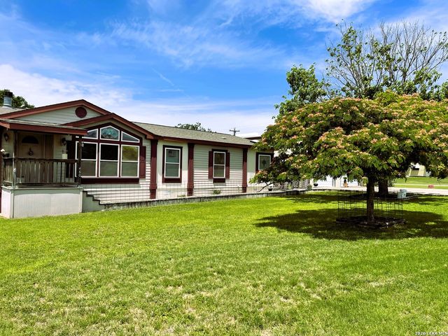 460 Faurie Road, Lakehills, TX 78063