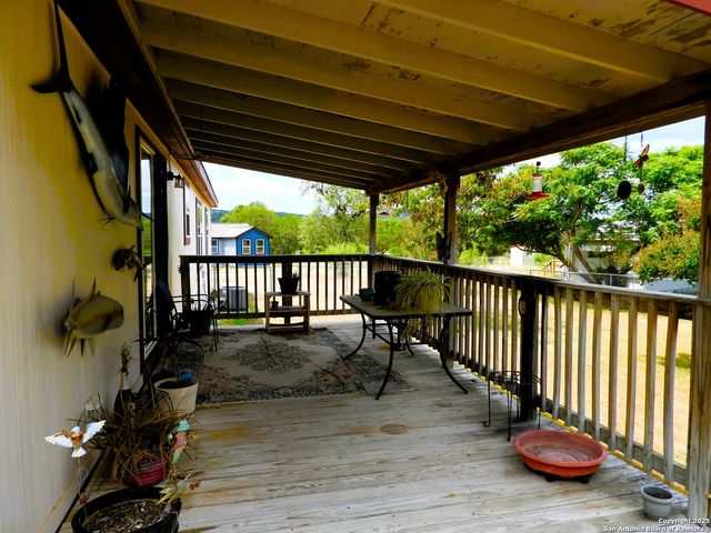 460 Faurie Road, Lakehills, TX 78063