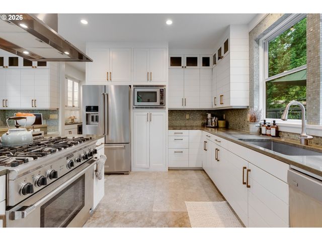 3540 RED CEDAR Way, Lake Oswego, OR 97035