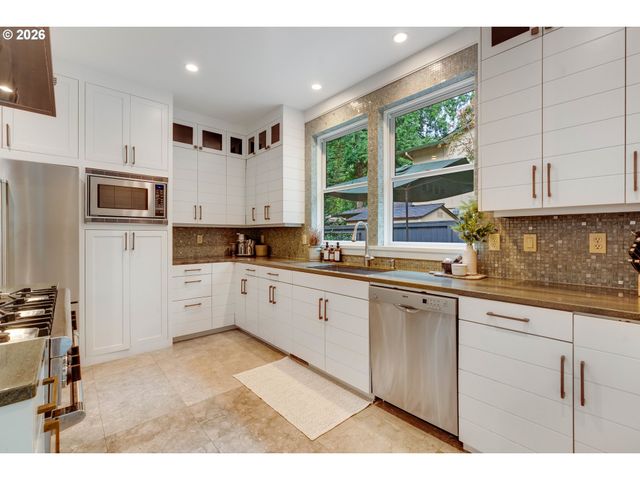 3540 RED CEDAR Way, Lake Oswego, OR 97035